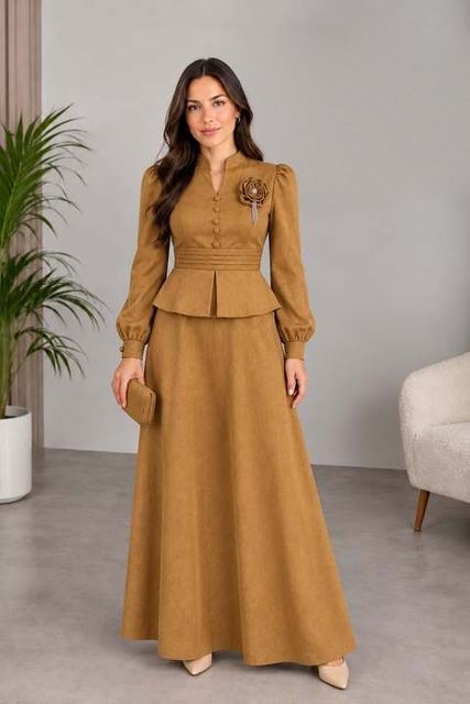 Gül Broşlu Peplum Takım
