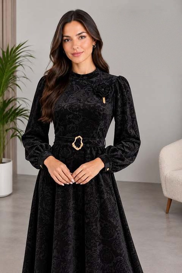 Kadife Damask Broşlu Elbise — görsel 2